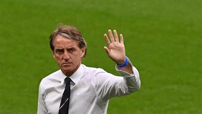 مانشيني يحضر مباراة 