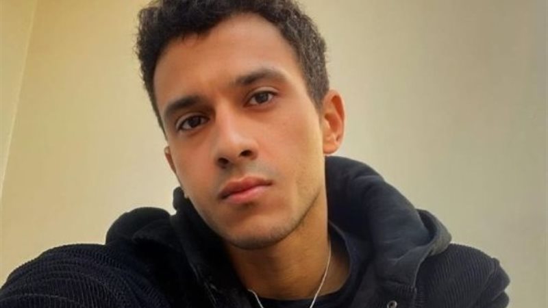 الفنان عمر عصام
