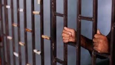 قتل والده ثم سجد.. والنيابة تأمر بحبسه على ذمة التحقيقات