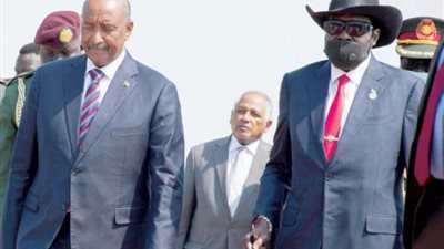 البرهان يلجأ لـ«سيلفا كير» لحل الأزمة في السودان