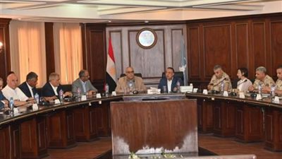 وزير الإسكان: تنفيذ 19مشروعاً لمياه الشرب والصرف الصحى للحضر والمناطق الريفية