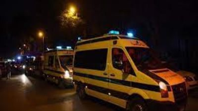 مصرع شخصين واصابة 3 أخرين في حادث انقلاب سيارة نقل بأسوان