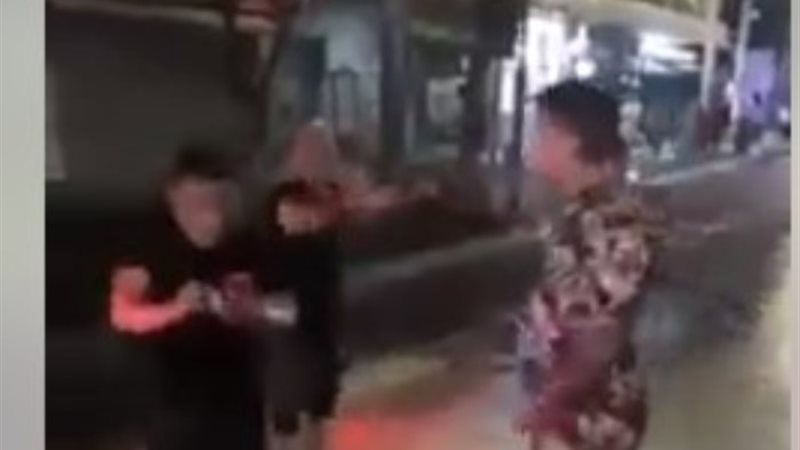 فيديو متداول.. مصري بيفض خناقة في الصين.. كوميديا بلا حدود