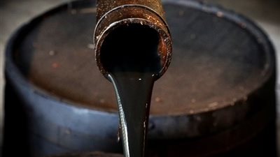 للمرة الأولى منذ 9 أشهر.. النفط يكسر حاجز 90 دولارًا للبرميل