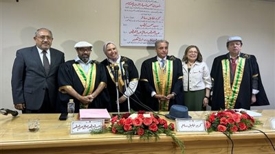 رسالة دكتوراة لباحثة مصرية في الأدب الياباني بجامعة عين شمس