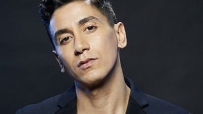 بعد إعصار دانيال.. مطرب ليبي يساعد مواطن سعودي يبحث عن شقيقته
