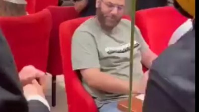 أمير منير بيتعشى في قصر الكبابجي