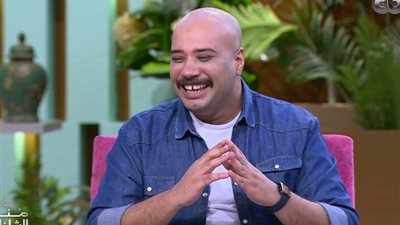 قبل العرض..حاتم صلاح يكشف عن شخصيته بمسلسل «علي باب العمارة»