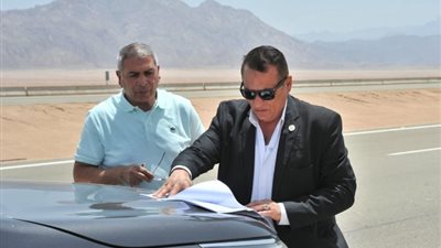 «الريف المصري»: تزويد الطريق الرئيسي الأسفلتي بأبراج الكهرباء بالطور