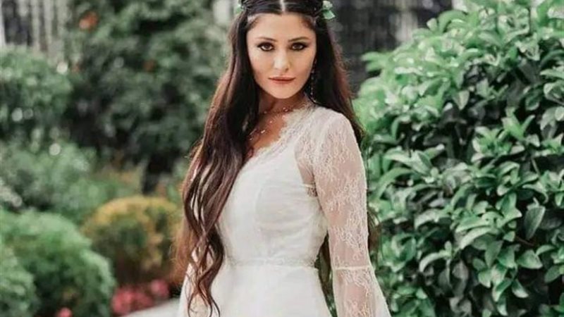 دنيز تشاكر الشهيرة بـ«فتون»