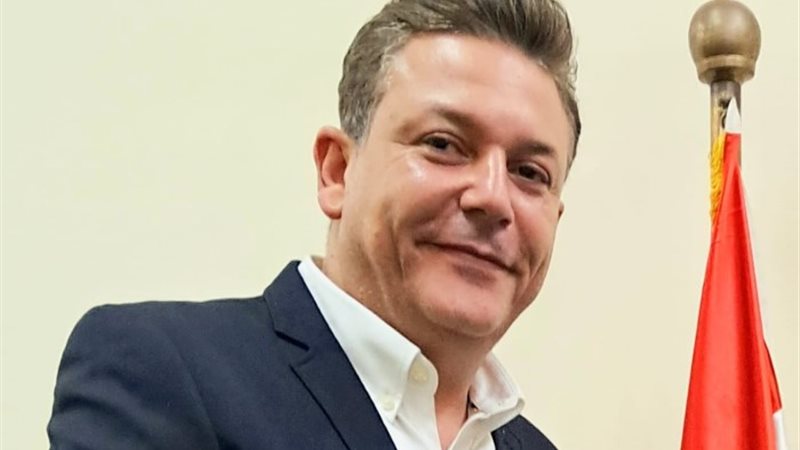 سكرتير عام حزب الغد