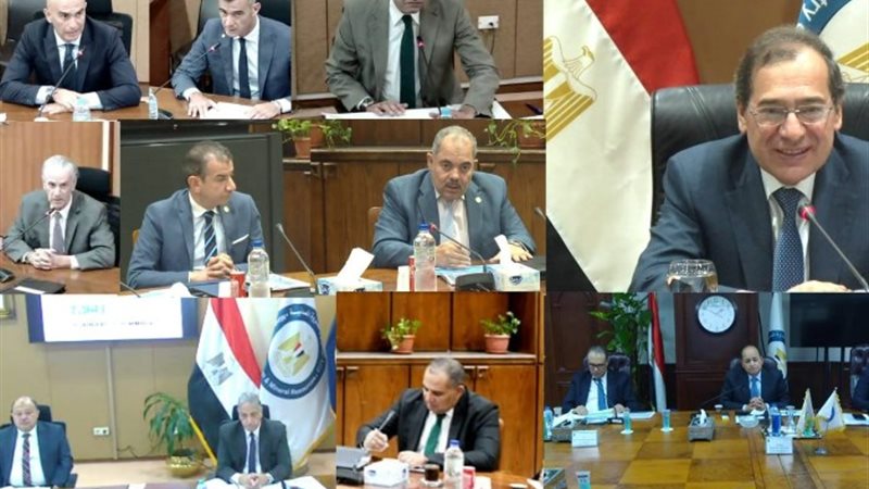 م.طارق الملا أثناء انعقاد الجمعية العمومية