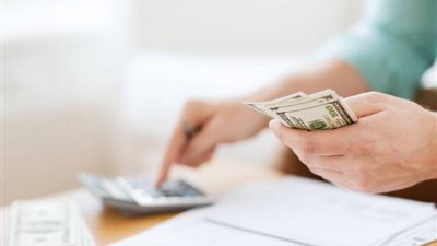 للموظفين..«حوش مرتب 8 شهور واشتري آيفون 15 بروماكس»