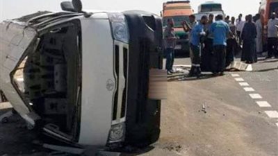 مصرع شخصين وإصابة 9 آخرين في حادث انقلاب سيارة بقنا