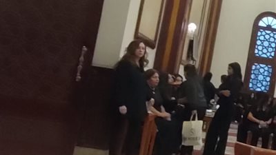 أسرة الفنان أشرف مصيلحي تتلقي العزاء بمسجد المشير