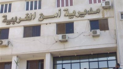 «على موتوسيكل».. ضبط شخصين تعديا على فتاة بأحد شوارع المحلة
