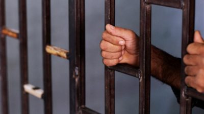 حبس المتهم بقتل زوج شقيقته في مدينة الخصوص