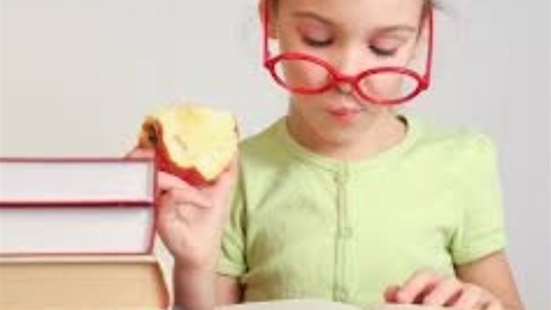 أغذية تقوي ذاكرة طفلك