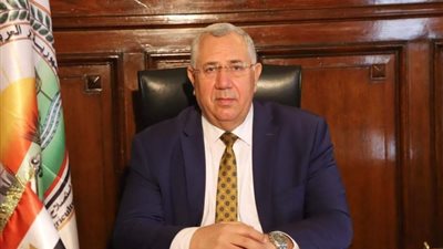 وزير الزراعة: الإفراج عن 260 ألف طن أعلاف ذرة صويا خلال أسبوعين