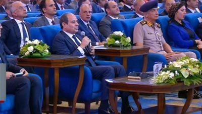 الرئيس السيسي للمنتقدين: كل ما يشتموني بشتغل أكثر