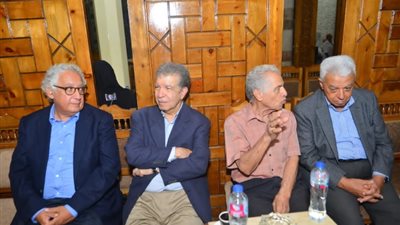 بدء عزاء سعد الدين إبراهيم بمسجد عمر مكرم بحضور شخصيات عامة.. صور