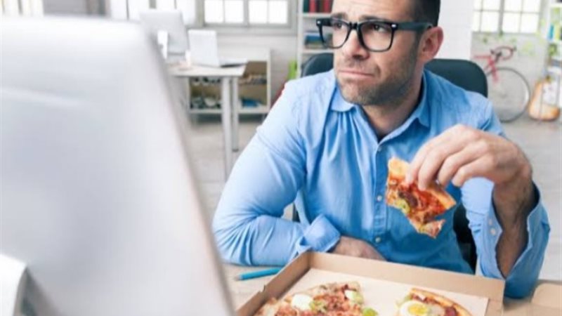اكلات تسبب الاكتئاب