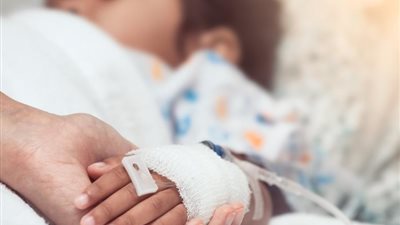 «بيكره البنات».. البحث عن نجار كسر جمجمة ابنته وأصابها بنزيف في الهرم