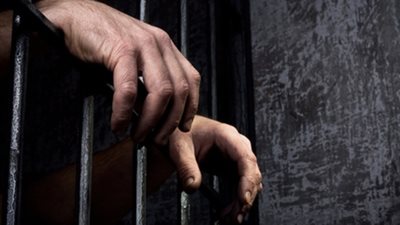 «بالمفك».. ضبط لص لسرفته الأعمدة الحديدية بالقاهرة