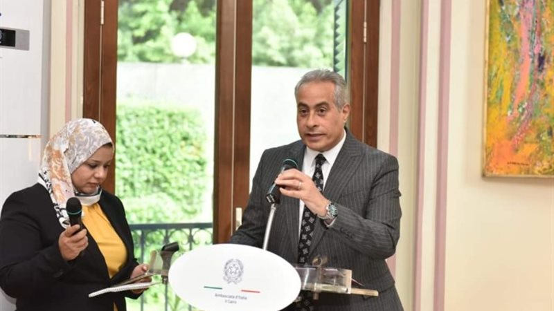 وزير القوى العاملة حسن شحاتة
