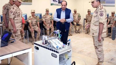 الرئيس السيسي يتفقد مقر القيادة الاستراتيجية بالعاصمة الإدارية (فيديو)