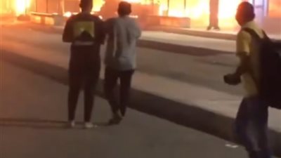 النيابة تنتدب المعمل الجنائى لمعاينة موقع حريق موقف السلام