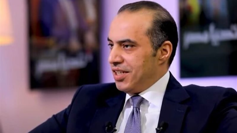 المستشار محمود فوزى وزير الشئون النيابية والقانونية والتواص