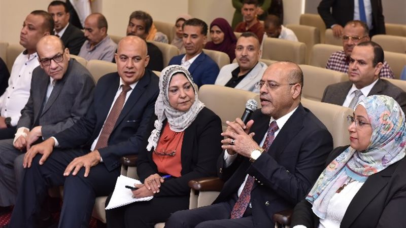 خلال الندوة