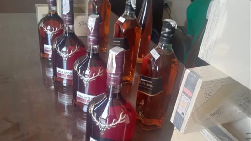 كمية الخمور والسجائر المهربة