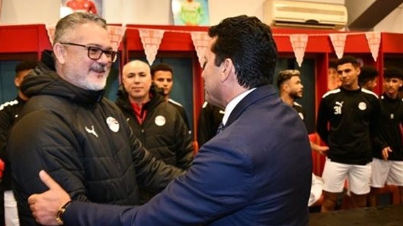 أشرف صبحي وميكالي
