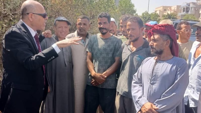 وزير العمل وسط العمالة غير المنتظمة