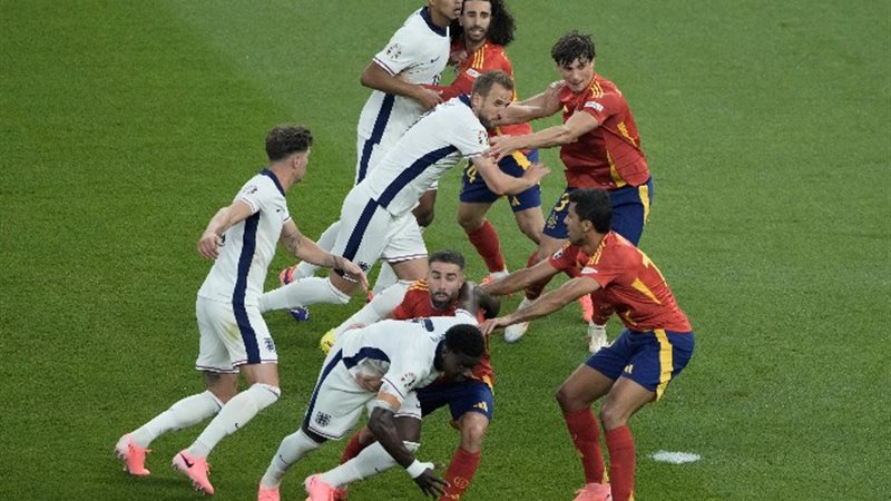 إسبانيا وإنجلترا