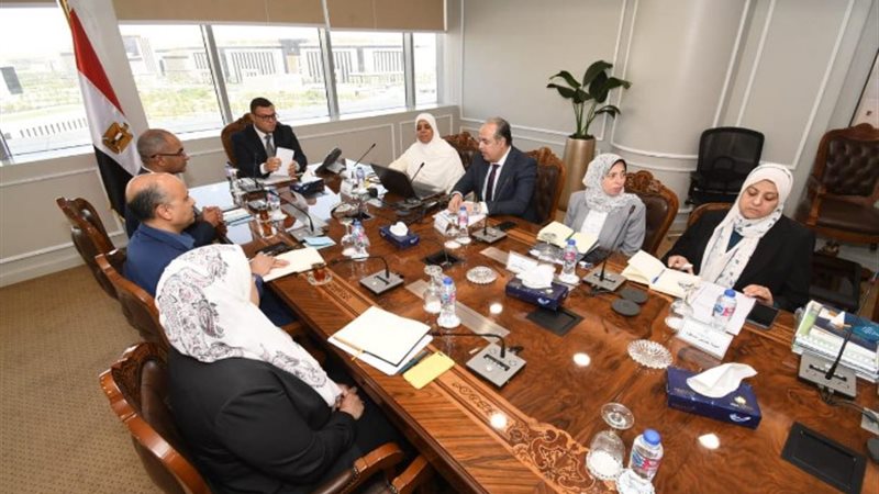 جانب من اجتماع وزارة الإسكان