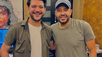 محمد حماقي يتعاون مع تيام علي وتوما في ألبومه الجديد