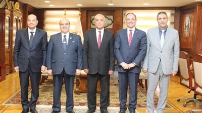 رئيس النيابة الإدارية يستقبل مساعدي وزير العدل للتهنئة بمنصبه الجديد