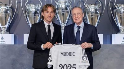 رحلة الساحر تستمر لـ 2025.. لوكا مودريتش يجدد عقده مع ريال مدريد