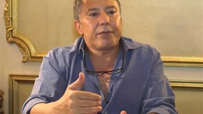 بالمستندات، صحفيو التحرير يحصلون على أحكام ضد أكمل قرطام
