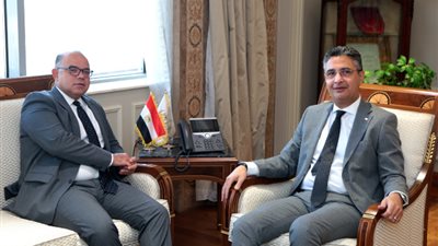 «التموين» تناقش تنشيط وتطوير البورصة السلعية مع «الرقابة المالية»