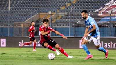الأهلي يتقدم على بيراميدز بهدف نظيف في الشوط الأول (فيديو)
