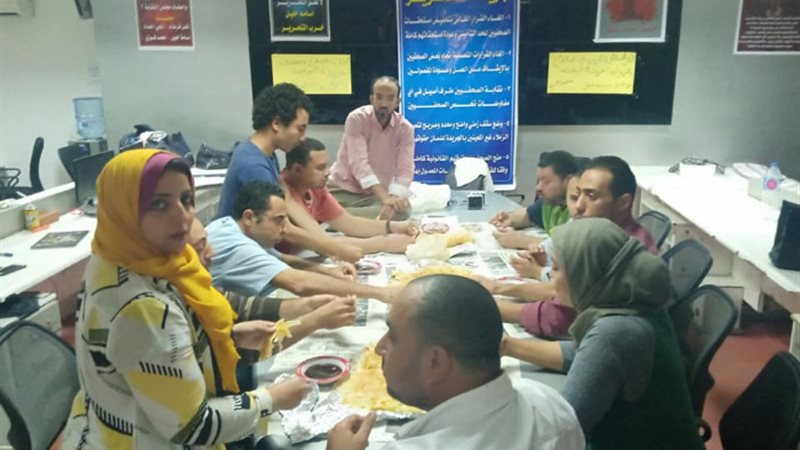 جانب من اعتصام الزملاء بجريدة التحرير