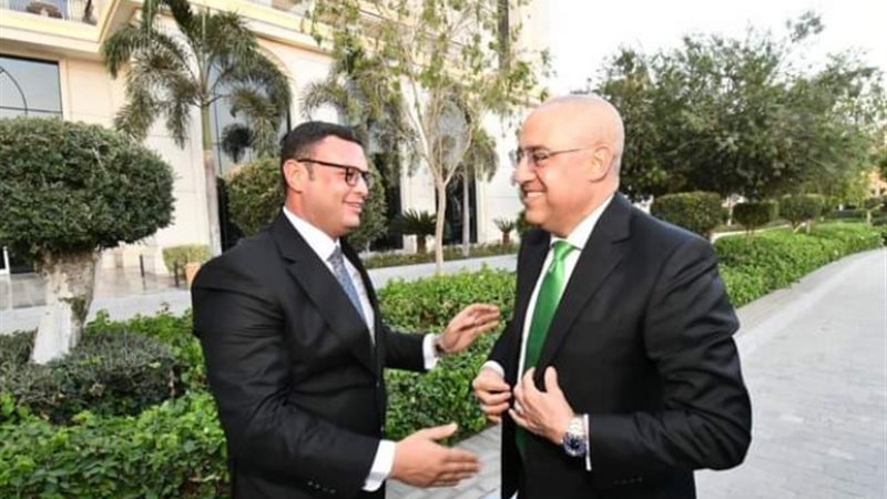 وزيرا الإسكان الحالي والسابق
