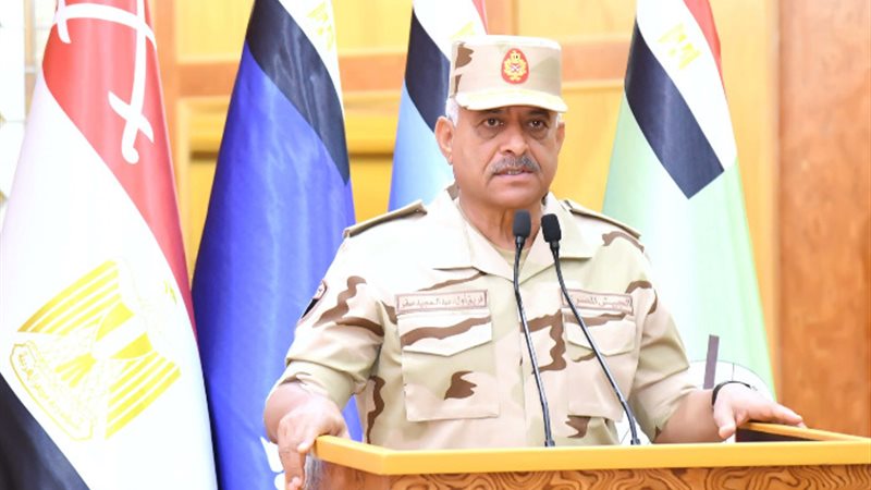الفريق أول عبد المجيد صقر القائد العام للقوات المسلحة وزير 
