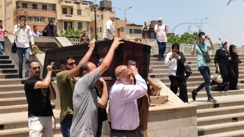 وصول جثمان أحمد فرحات إلى مسجد عمرو ابن العاص