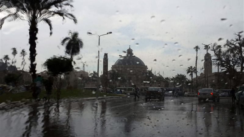 تساقط الأمطار