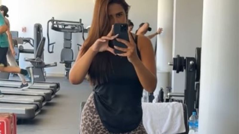 الفنانة ياسمين عبدالعزيز